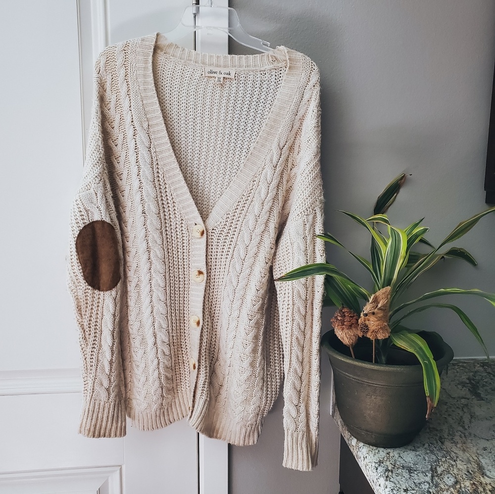 Olive & Oak Cable Knit Cardigan